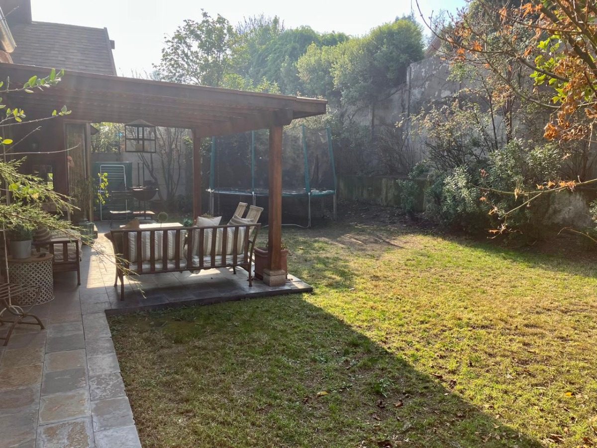 Arriendo Casa O 5D en suite Walk-in cl&oacute;set 3B 2E 2B San Carlos de Apoquindo - Las Condes