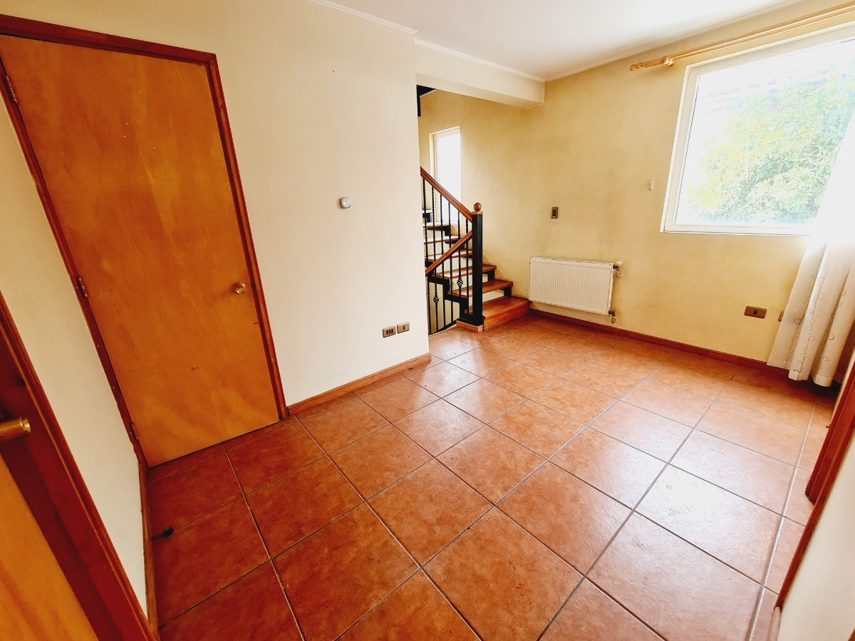 Arriendo Casa SO 6D 3B 2E 1B Nuestra Se&ntilde;ora del Rosario - Vitacura