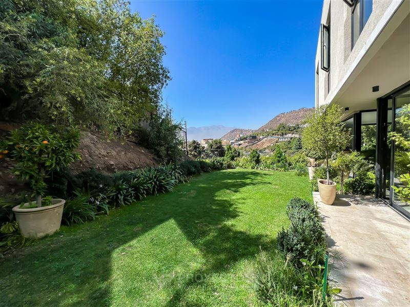Venta Casa Nor-Oriente 7D en suite Walk-in cl&oacute;set 6B 3E 1B Los Trapenses - Lo Barnechea