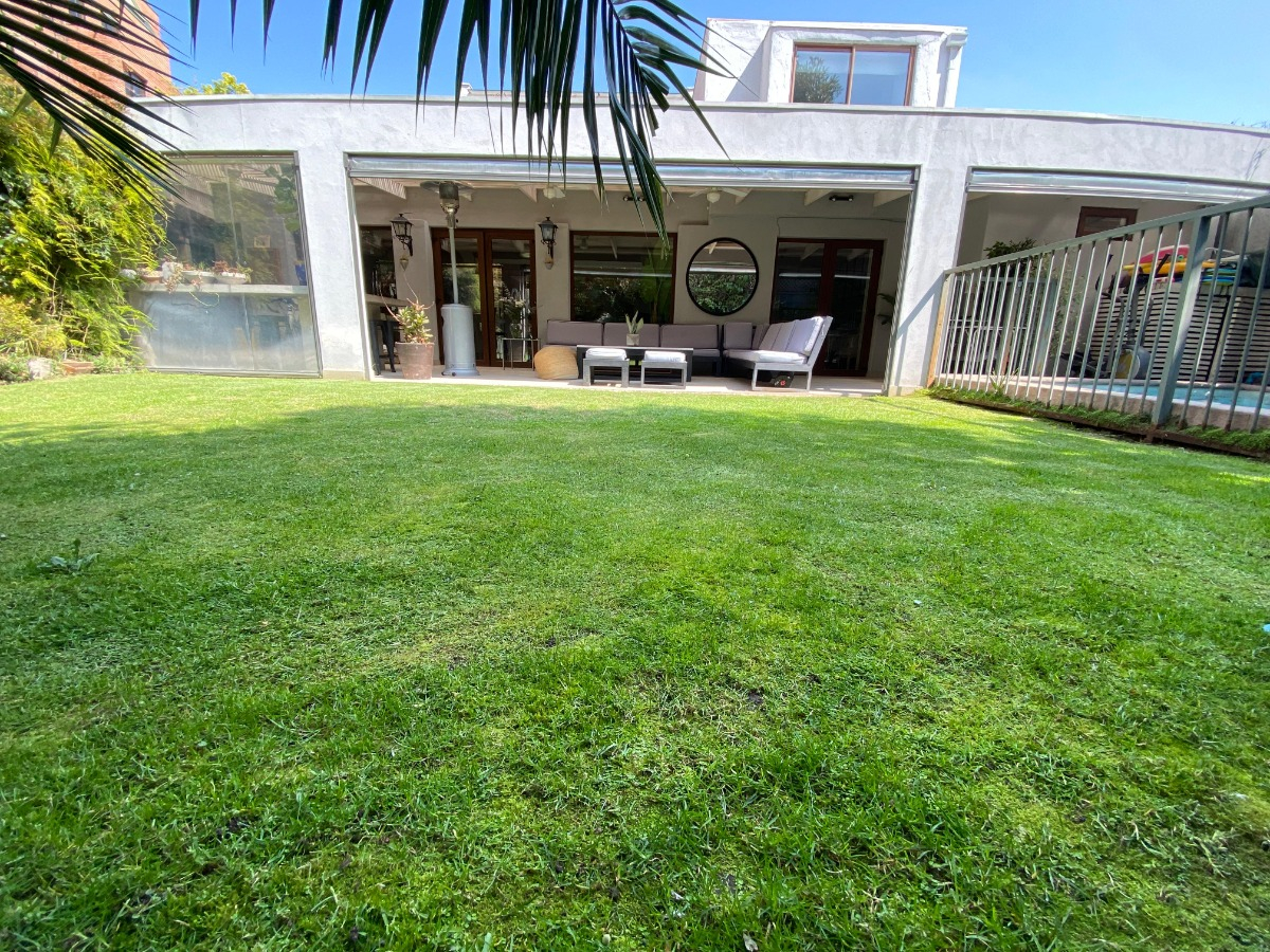 Venta Casa NO 4D en suite 4B 2E 1B Juan XXIII - Vitacura