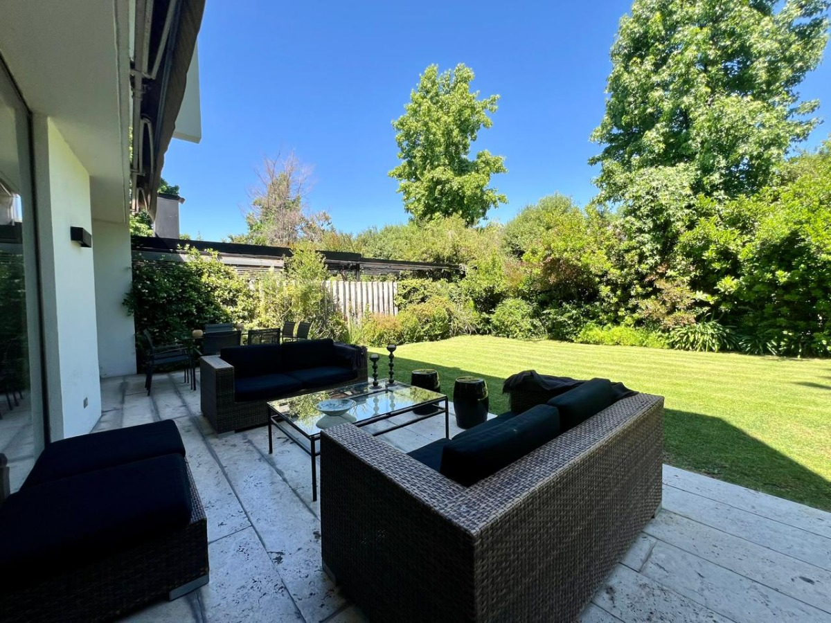 Venta Casa P 5D en suite Walk-in cl&oacute;set 5B 2E 1B Los Trapenses - Lo Barnechea