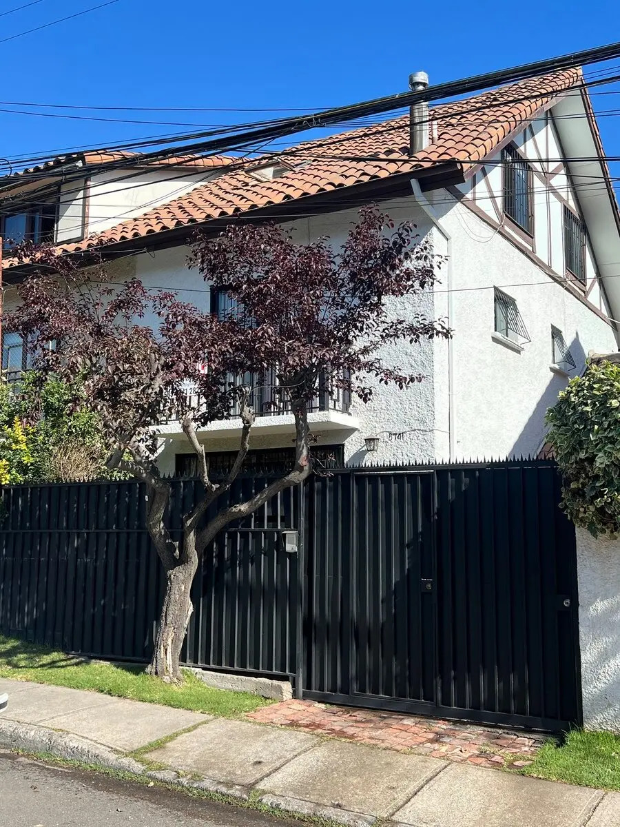 Venta Casa NO 4D en suite Walk-in cl&oacute;set 3B 2E 1B Alto Las Condes - Las Condes