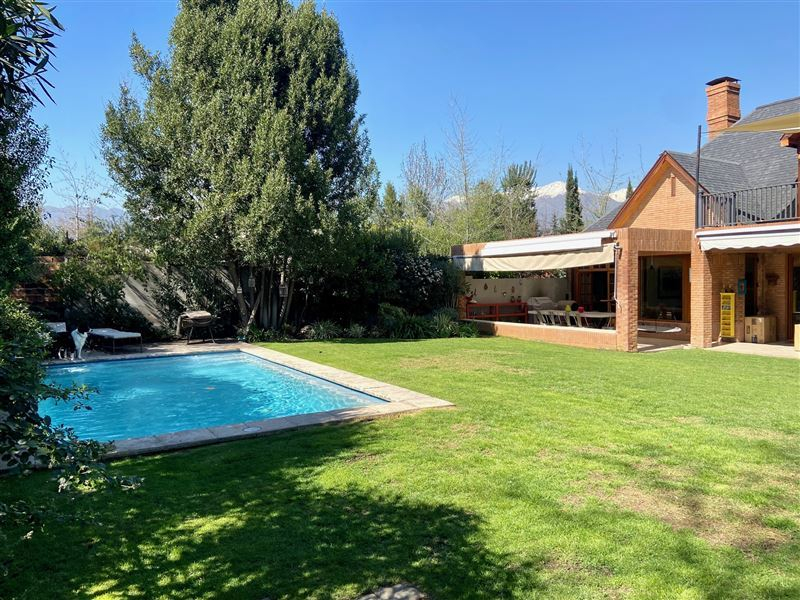 Venta Casa Norte 7D en suite Walk-in cl&oacute;set 6B 8E 2B Los Trapenses - Lo Barnechea