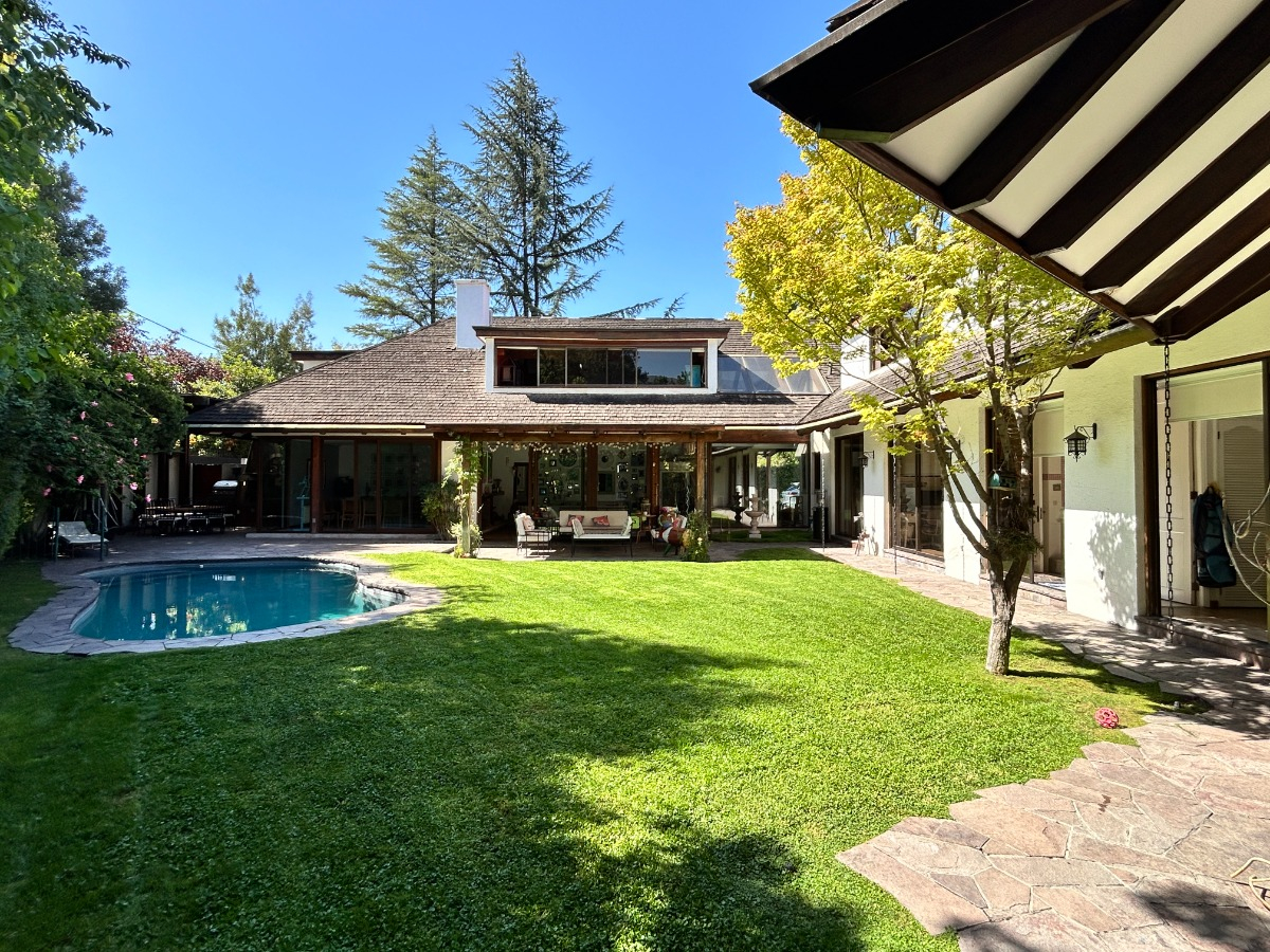 Venta Casa NO 5D en suite 5B 3E 3B Juan XXIII - Vitacura