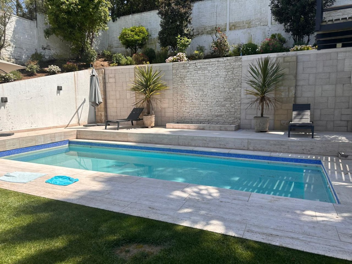 Arriendo Casa NO 4D en suite Walk-in cl&oacute;set 6B 3E 1B Los Dominicos - Las Condes