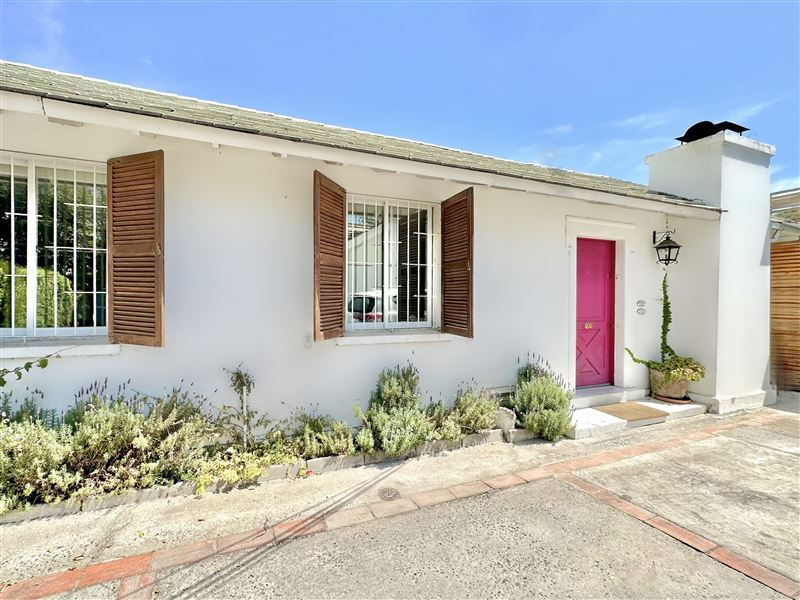 Venta Casa Nor-Oriente 3D 3B 1E 1B Metro Escuela Militar - Las Condes