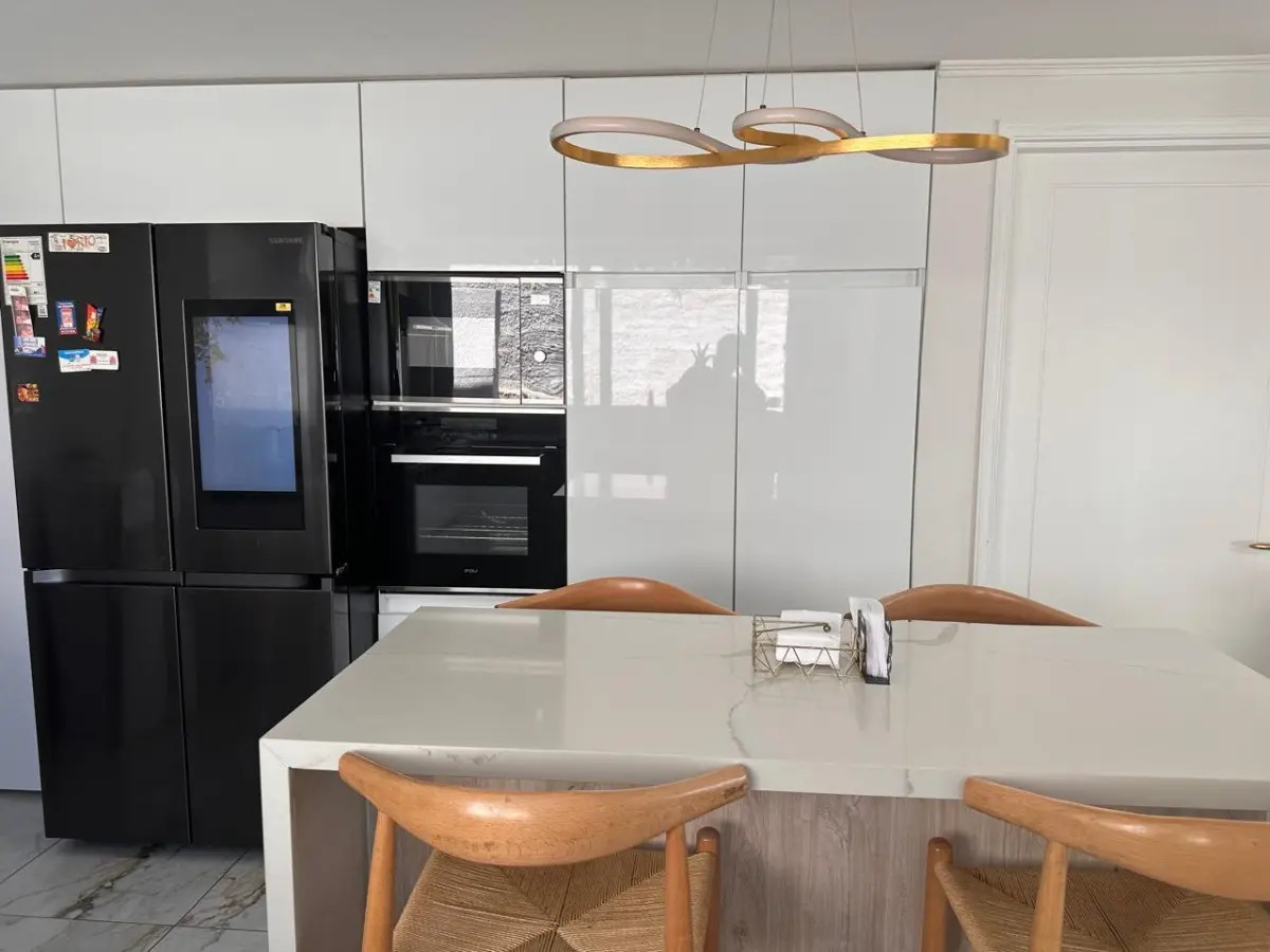 Arriendo Casa NO 4D en suite Walk-in cl&oacute;set 6B 3E 1B Los Dominicos - Las Condes