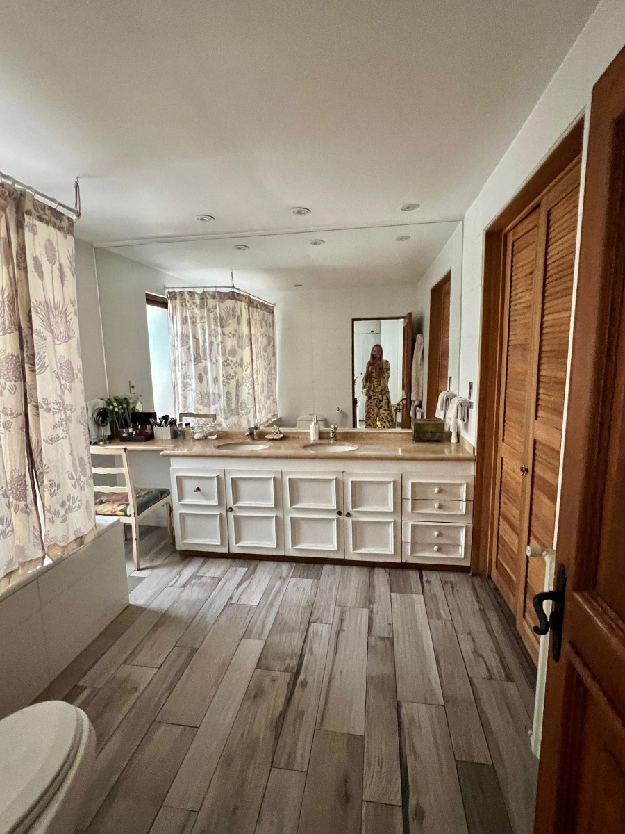 Venta Casa NO 4D en suite 4B 2E 1B Juan XXIII - Vitacura