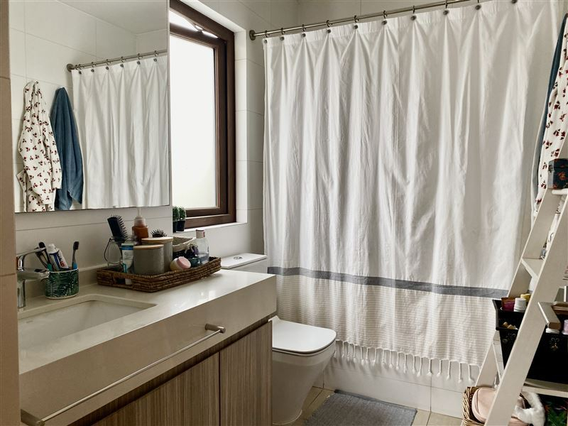 Venta Casa Poniente 4D en suite Walk-in cl&oacute;set 4B La Dehesa - Lo Barnechea