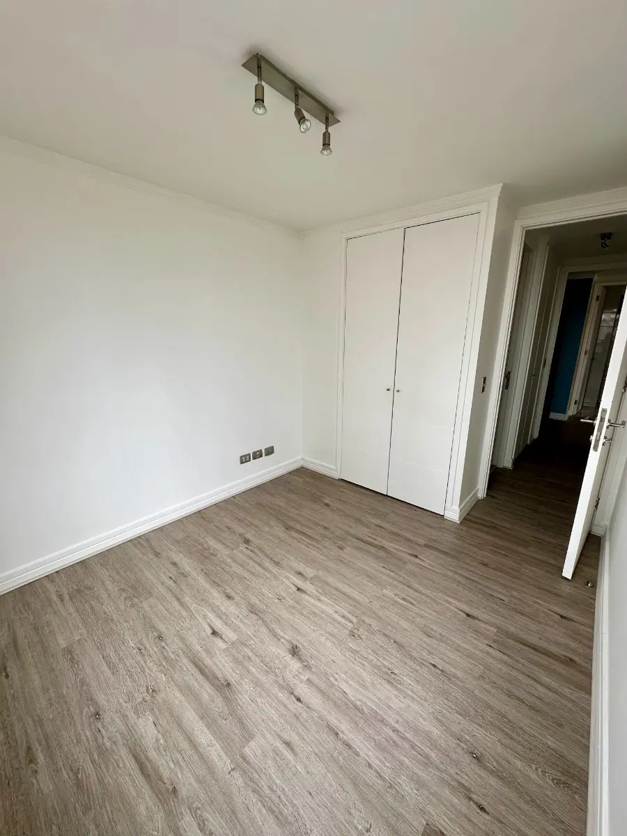Arriendo Departamento NO 2D en suite Walk-in cl&oacute;set 2B 1E 1B Metro Manquehue - Apumanque - Las Condes