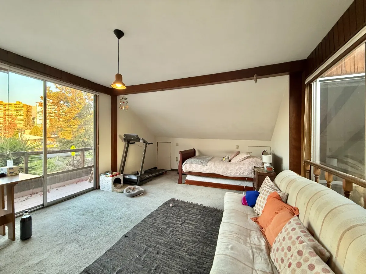 Venta Casa NO 4D 4B 2E 1Bd Nuestra Se&ntilde;ora del Rosario - Vitacura