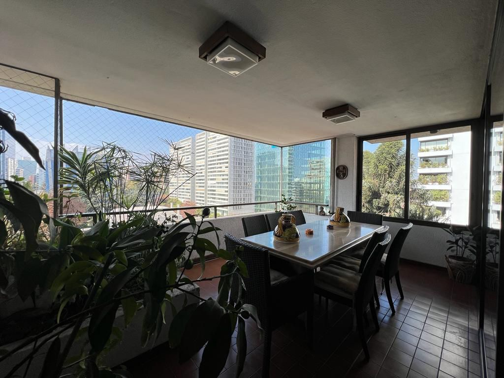 Venta Departamento O 5D en suite 5B 2E 1B Barrio El Golf - Las Condes