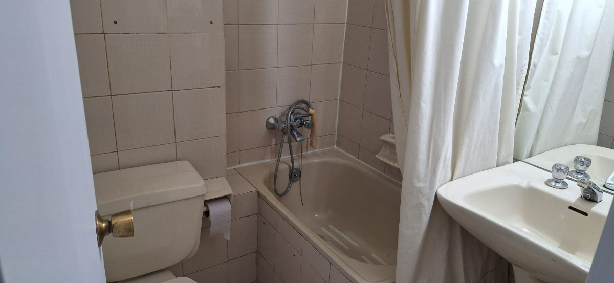 Arriendo Departamento 2D en suite 2B 1E Barrio El Golf - Las Condes