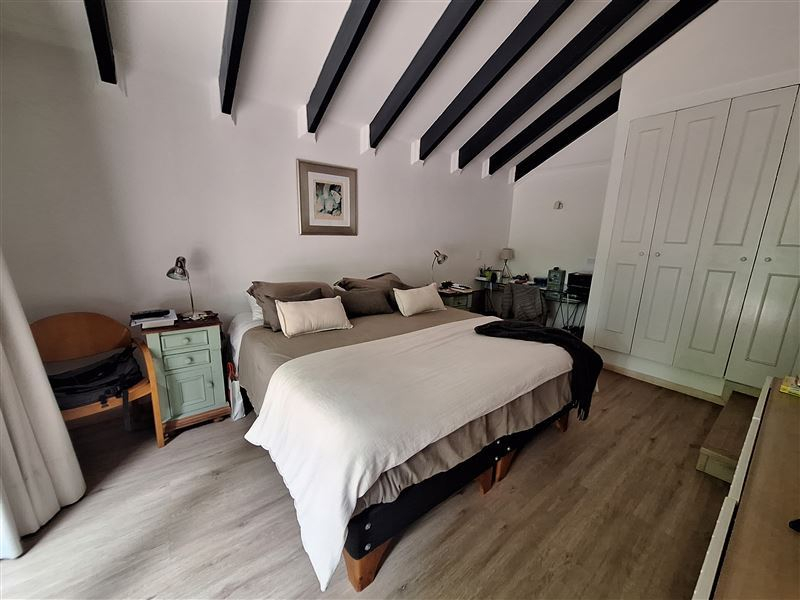 Venta Casa Oriente 4D en suite 4B 2E 1B Los Trapenses - Lo Barnechea