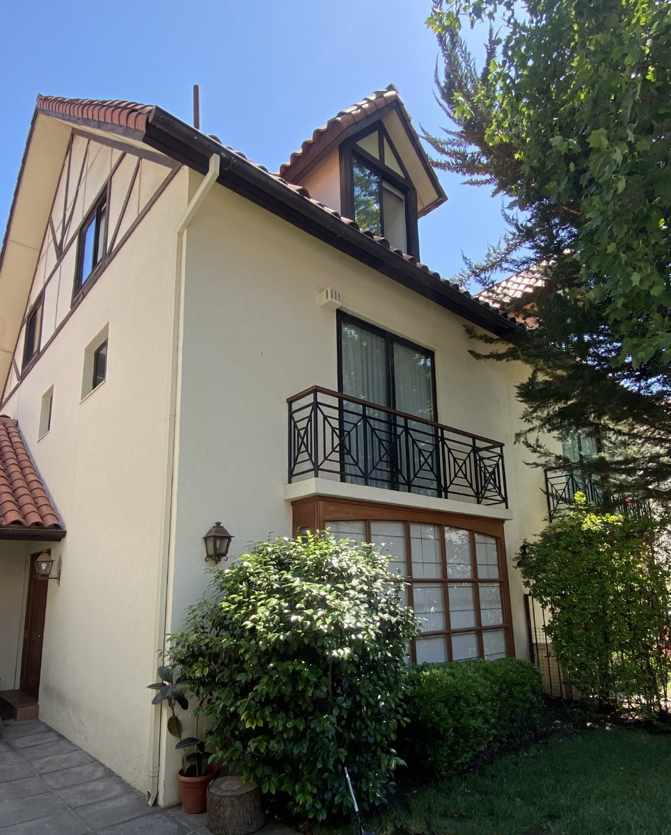 Arriendo Casa 5D 4B 2E San Carlos de Apoquindo - Las Condes