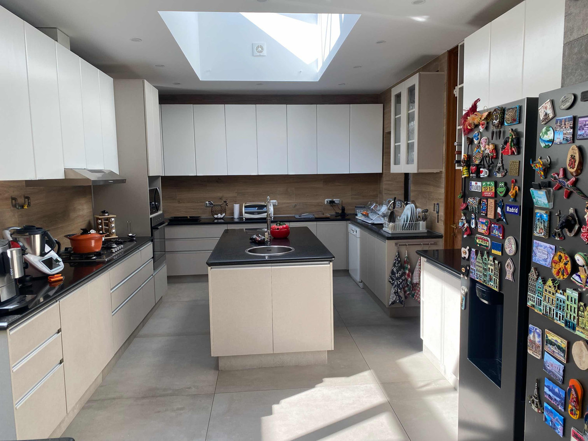 Arriendo Casa 7D 8B 5E 1B Los Dominicos - Las Condes