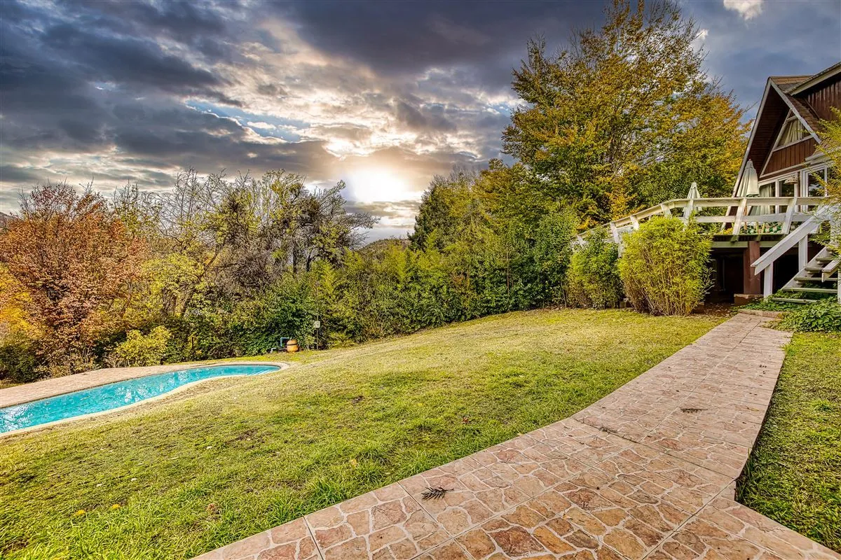 Venta Casa de madera 5D 4B El Array&aacute;n - Lo Barnechea