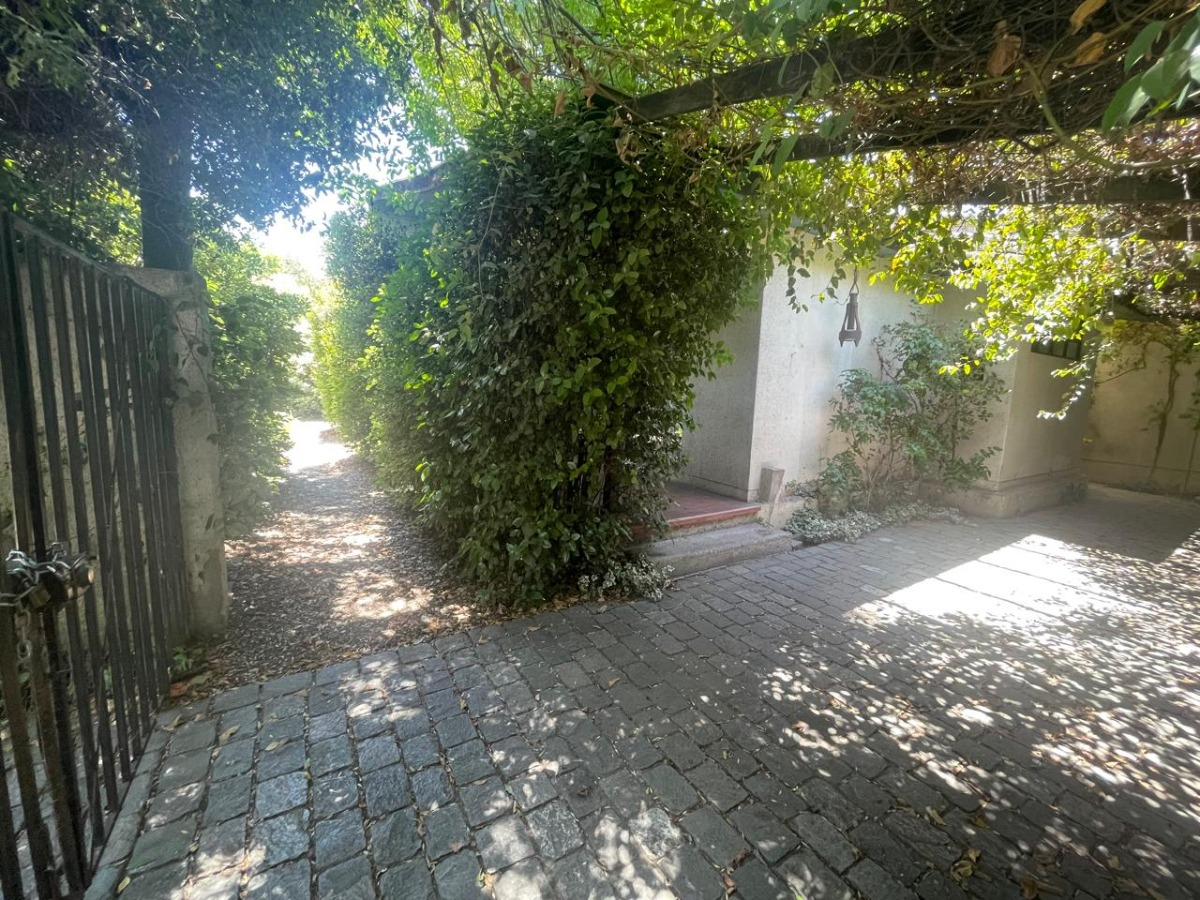 Venta Casa NOSP 4D 2B 3E 1B Metro Hernando de Magallanes - Las Condes