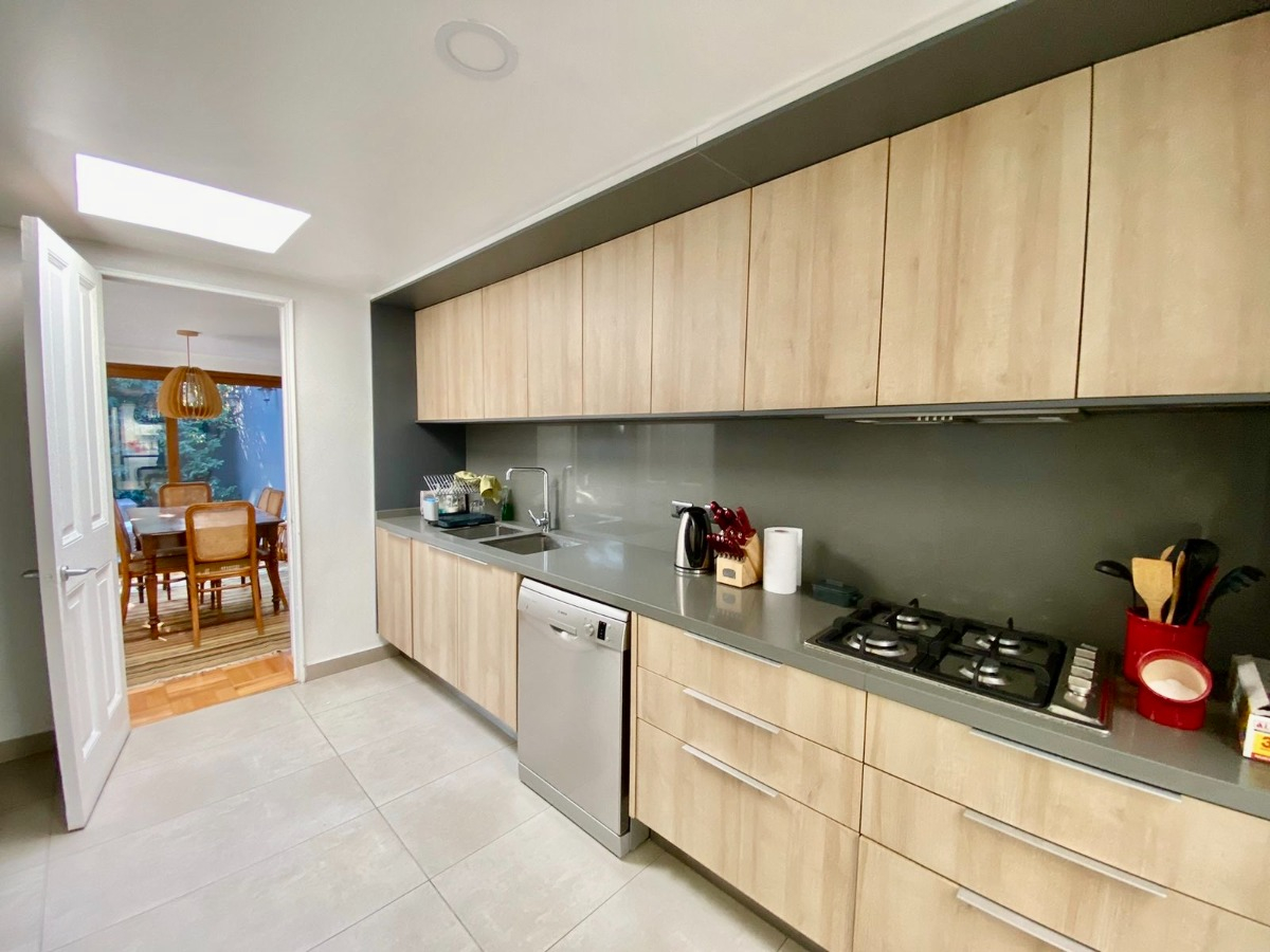 Arriendo Casa NP 4D Walk-in cl&oacute;set 3B 2E  - Vitacura