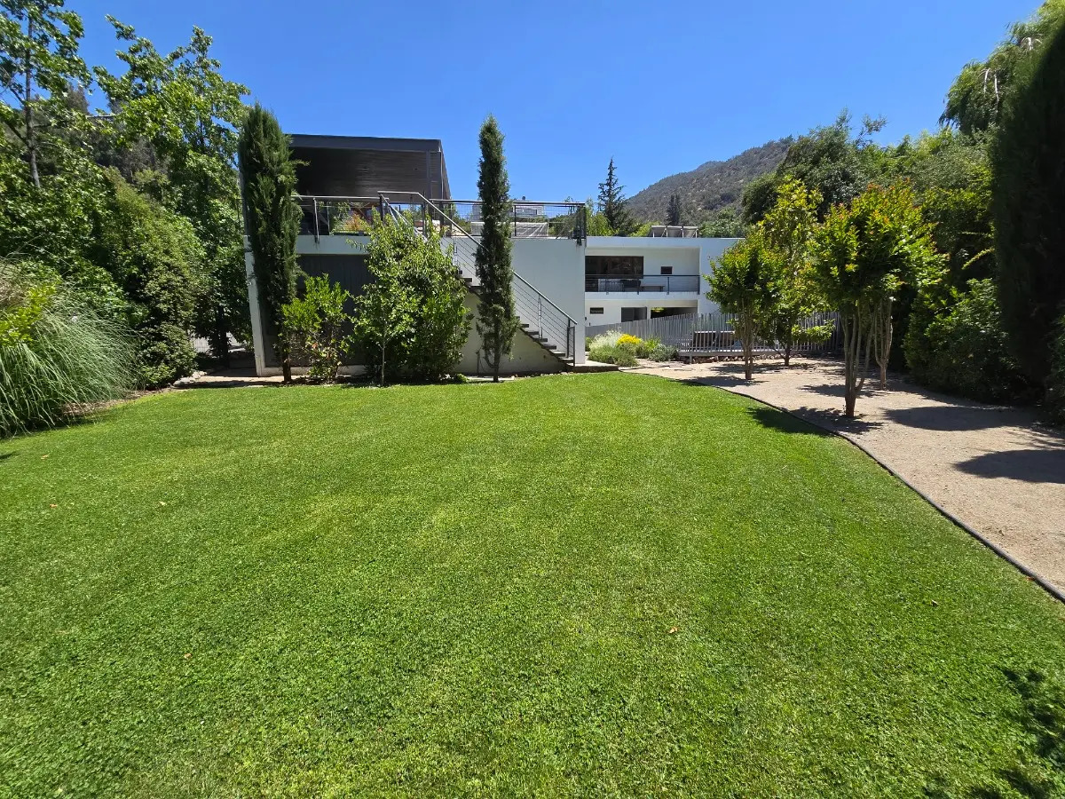 Venta Casa SO 5D en suite Walk-in cl&oacute;set 5B 2E 2B El Array&aacute;n - Lo Barnechea
