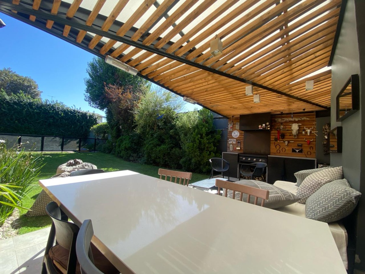 Venta Casa NO 4D en suite Walk-in cl&oacute;set 3B 2E Metro Pr&iacute;ncipe de Gales - Country Club - La Reina