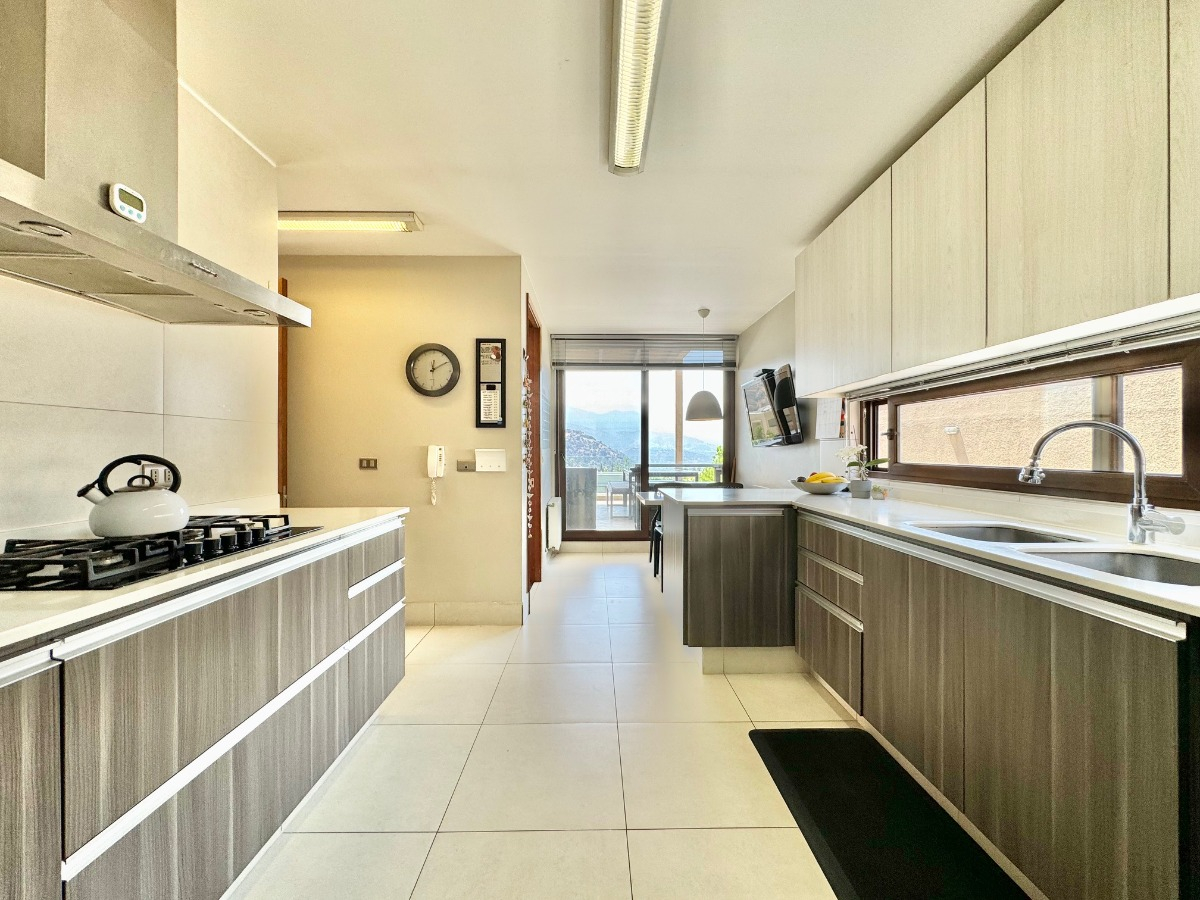 Venta Casa NO 4D en suite Walk-in cl&oacute;set 3B 2E 1B Los Trapenses - Lo Barnechea