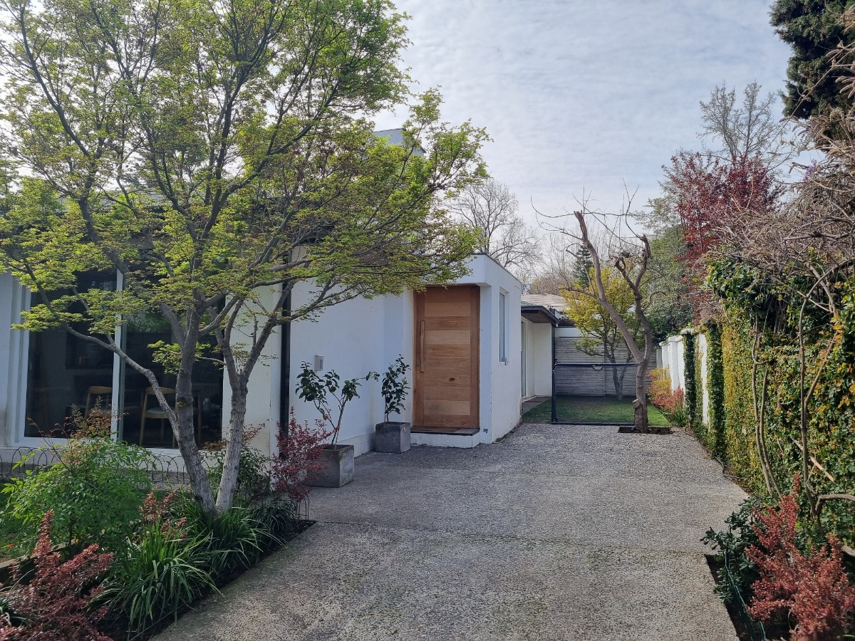 Arriendo Casa 4D 3B 2E 1B Jard&iacute;n Del Este - Vitacura