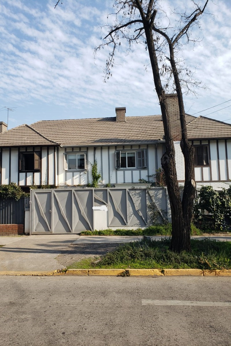 Venta Casa 4D en suite Walk-in cl&oacute;set 3B 1E 1B Vaticano - Las Condes