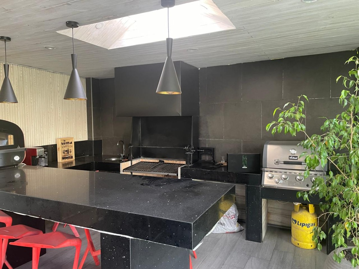 Venta Casa NO 5D en suite Walk-in cl&oacute;set 6B 4E 1B La Dehesa - Lo Barnechea