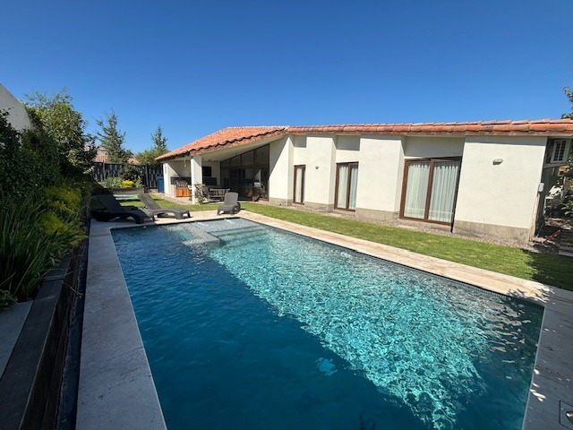 Venta Casa O 3D en suite Walk-in cl&oacute;set 3B 4E Chicureo - Colina