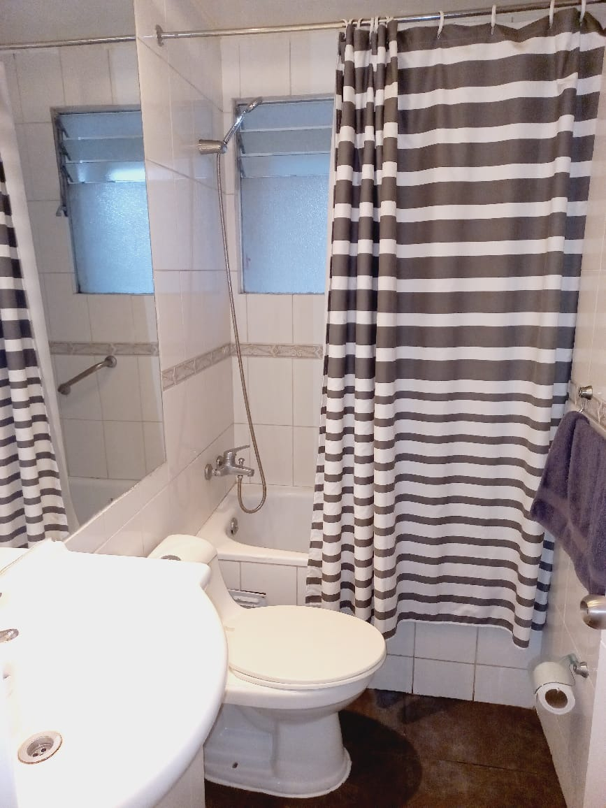 Venta Casa 5D en suite Walk-in cl&oacute;set 3B 1E 1Bd Parque Padre Alberto Hurtado - Las Condes