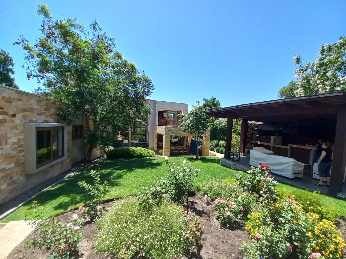 Venta Casa NP 5D en suite Walk-in cl&oacute;set 4B 6E 2B Chicureo - Colina