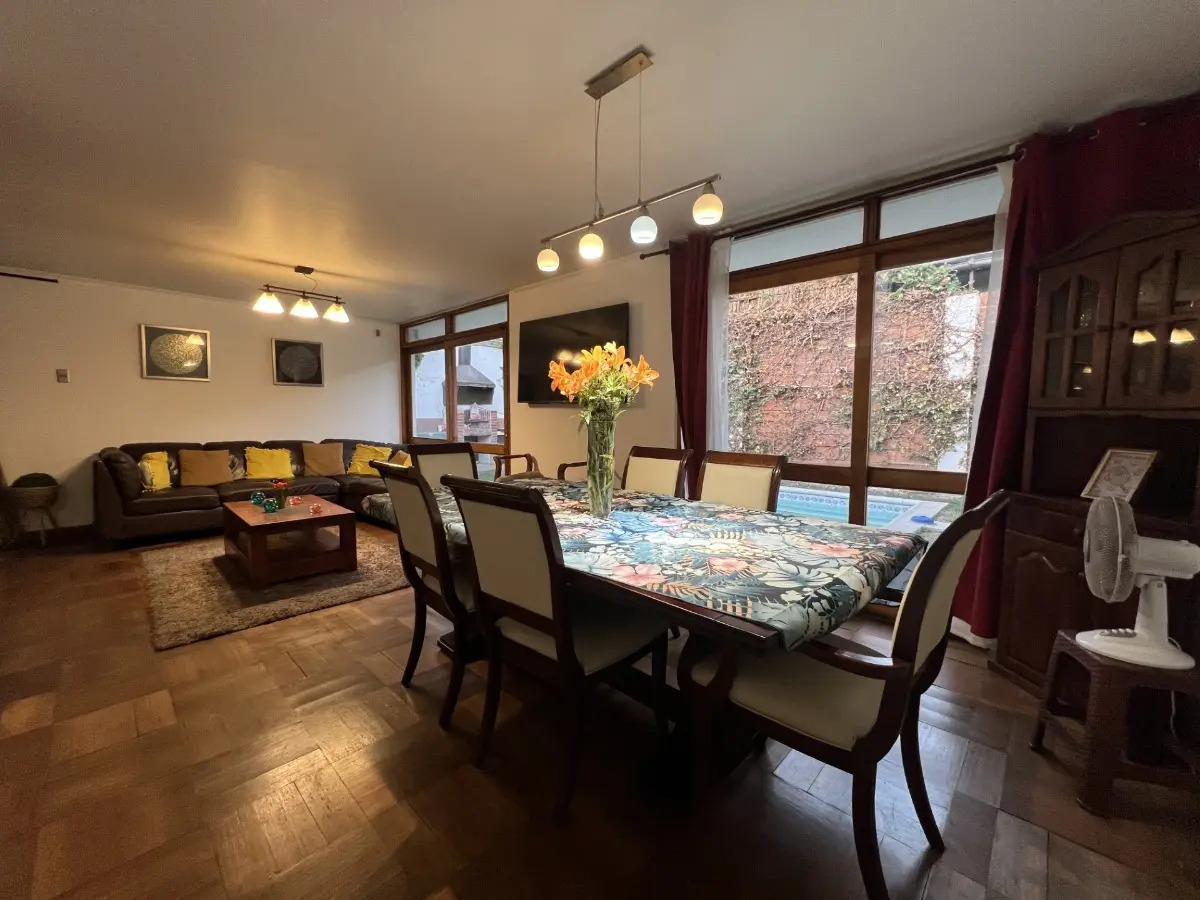 Venta Casa NO 5D en suite Walk-in cl&oacute;set 3B 3E 1B Los Dominicos - Las Condes