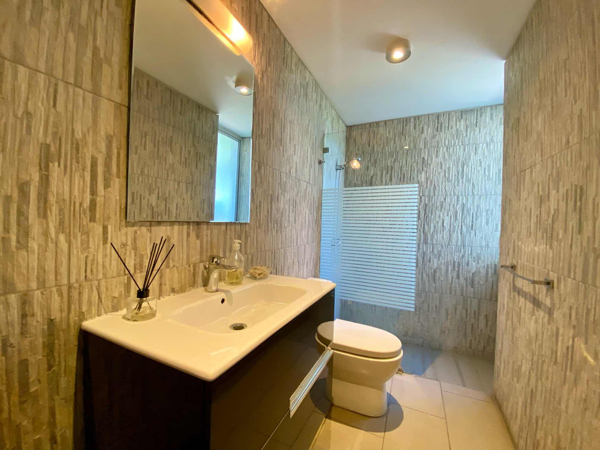 Arriendo Casa 5D 3B 2E Los Dominicos - Las Condes