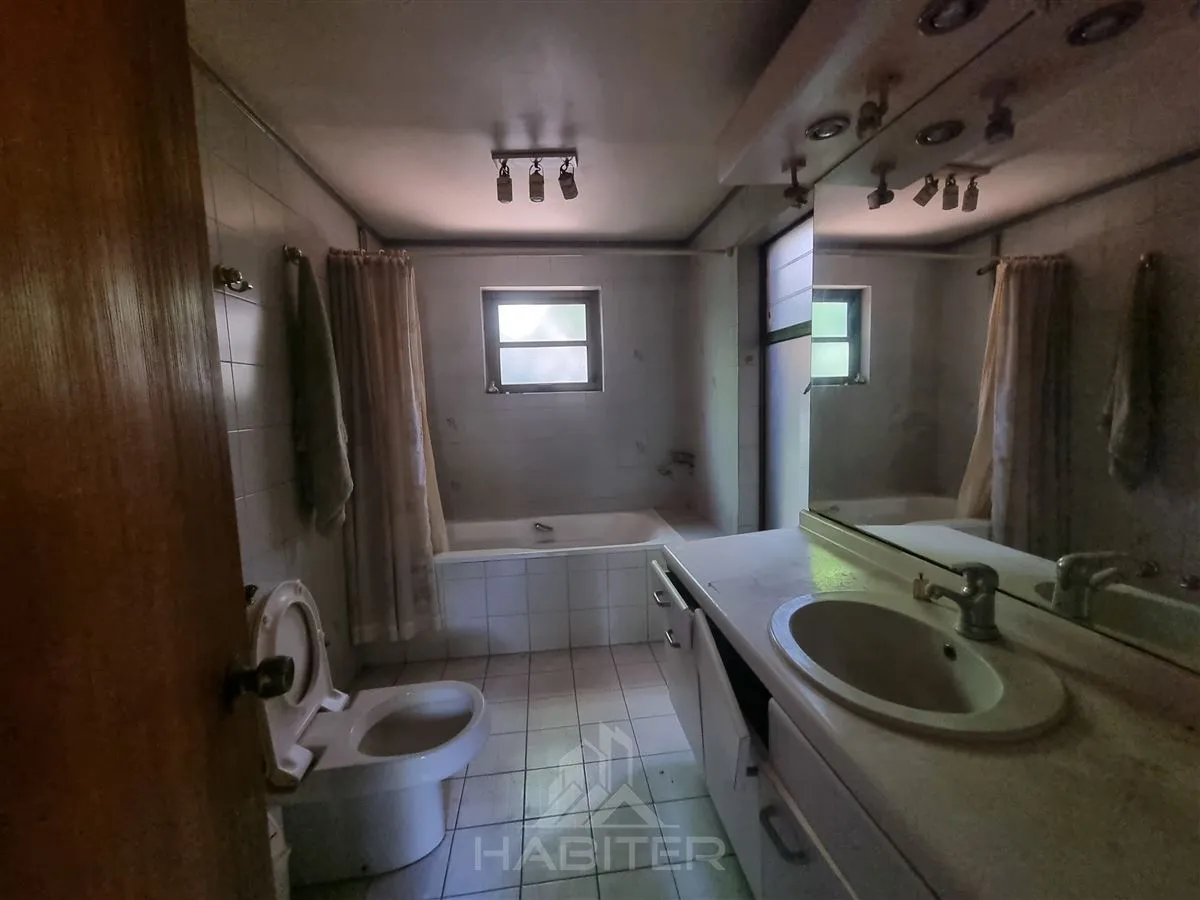 Venta Casa NO 6D WI cl&oacute;set Suite 5B 5E 1Bd 700m2  - Vitacura