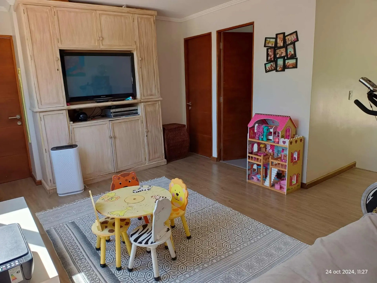 Arriendo Casa O 5D en suite Walk-in cl&oacute;set 4B 4E Los Dominicos - Las Condes