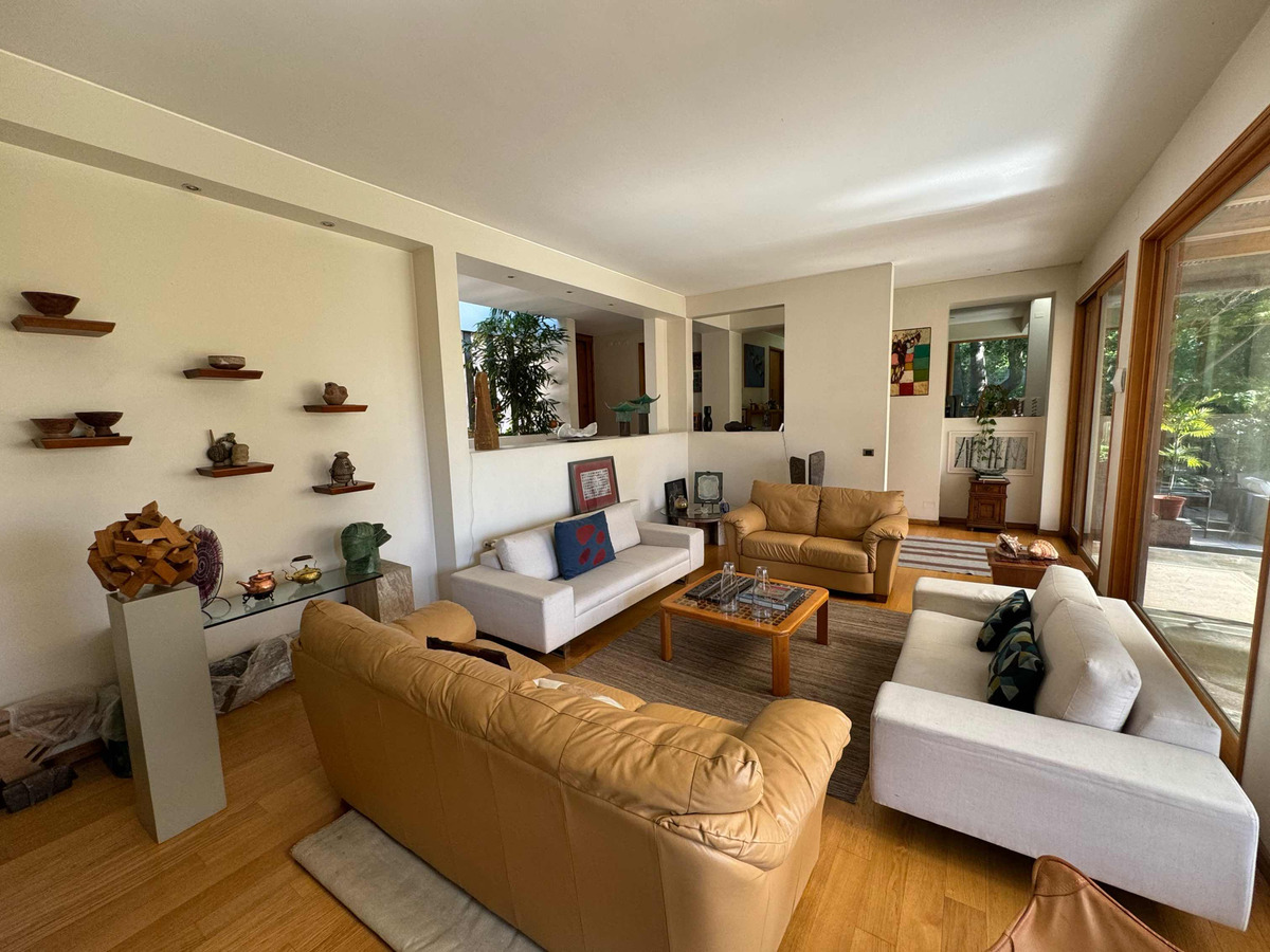 Venta Casa NO 5D 5B 8E 1B Los Dominicos - Las Condes