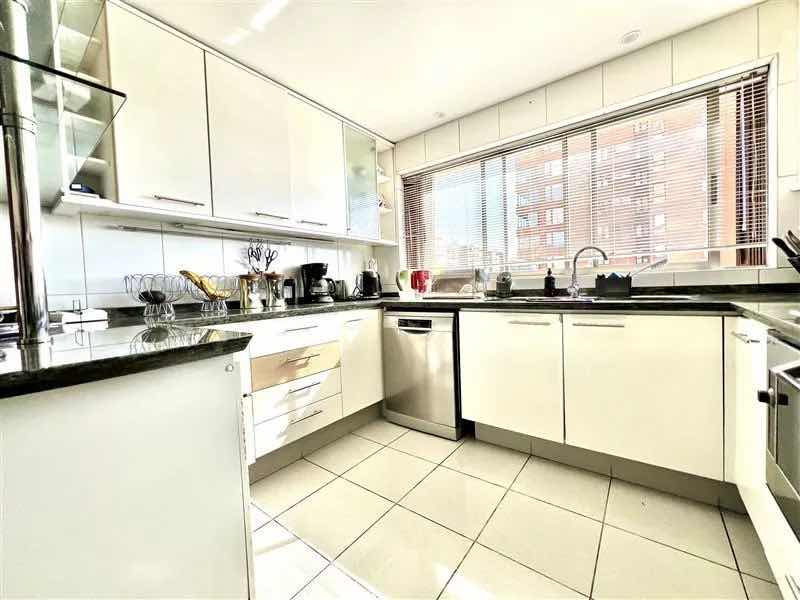 Venta Departamento SO 4D en suite Walk-in cl&oacute;set 5B 3E 1B Villa El Dorado - Vitacura