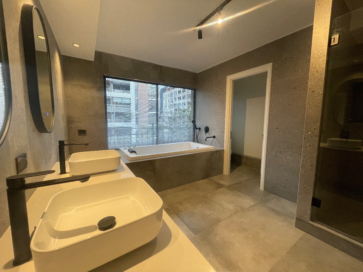 Venta Departamento SP 3D en suite Walk-in cl&oacute;set 5B 3E 2B Parque Bicentenario - Vitacura
