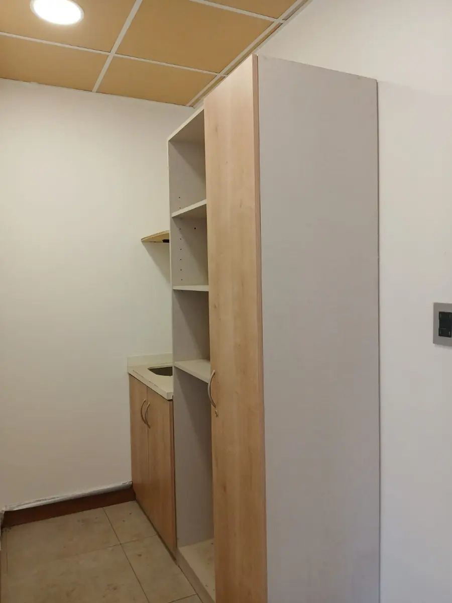 Arriendo Galpon Con Oficina Y Showroom Frente A La Radial