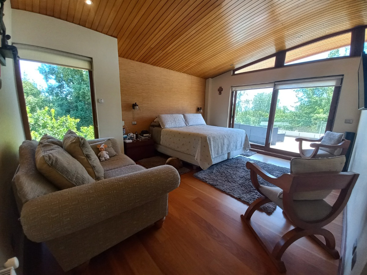 Venta Casa NP 5D en suite Walk-in cl&oacute;set 4B 6E 2B Chicureo - Colina