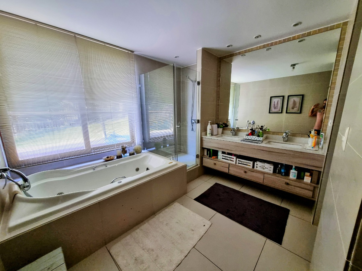 Venta Casa NOSP 5D 5B 4E 1B San Carlos de Apoquindo - Las Condes