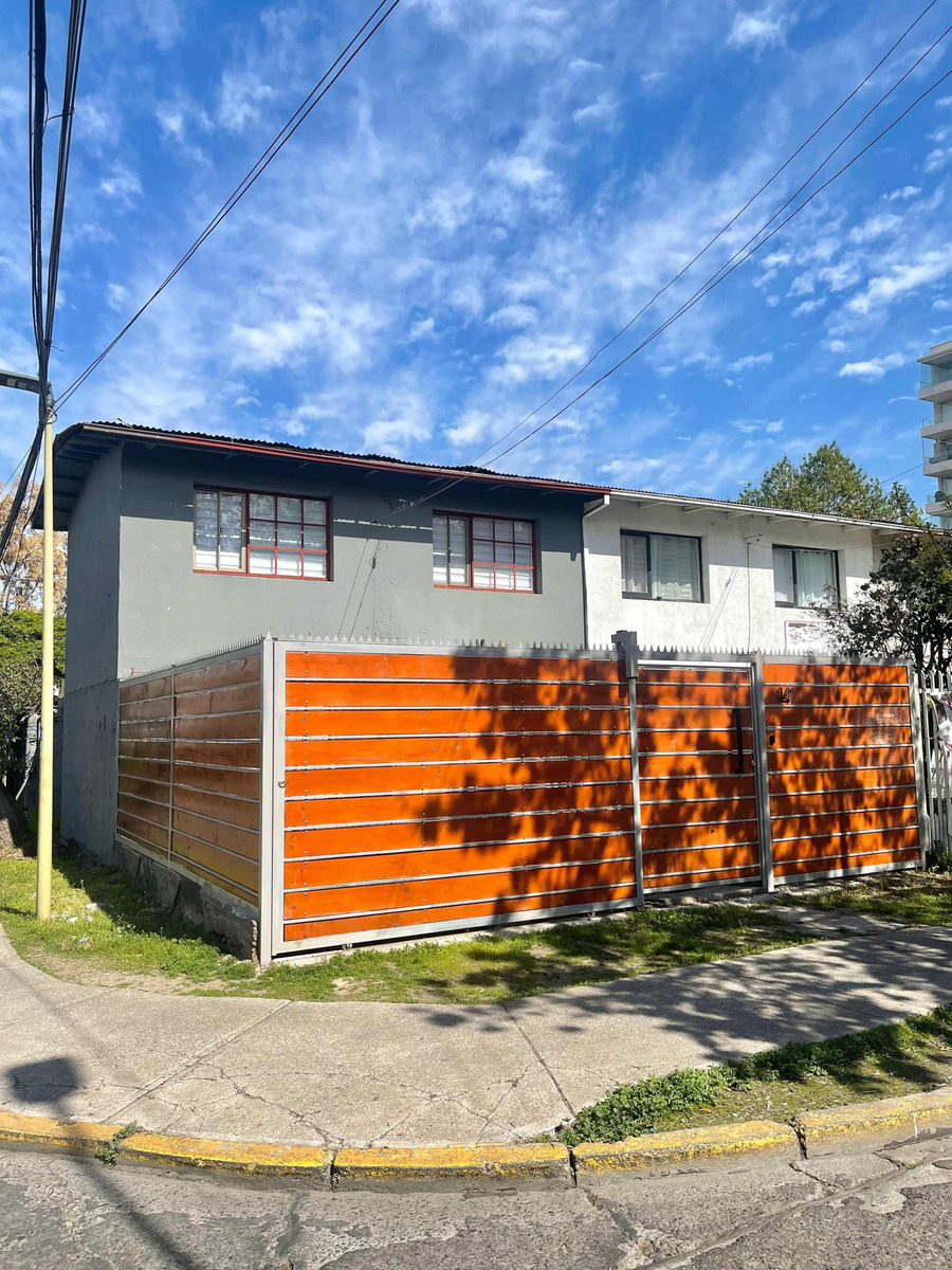 Arriendo Casa 3D 2B 1E Metro Hernando de Magallanes - Las Condes