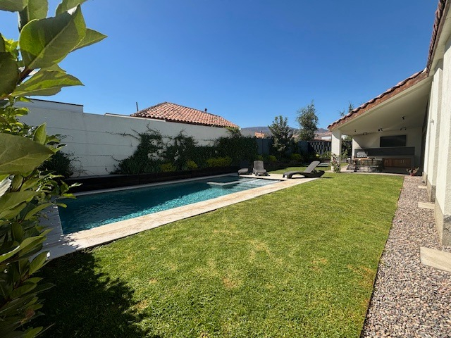 Venta Casa O 3D en suite Walk-in cl&oacute;set 3B 4E Chicureo - Colina