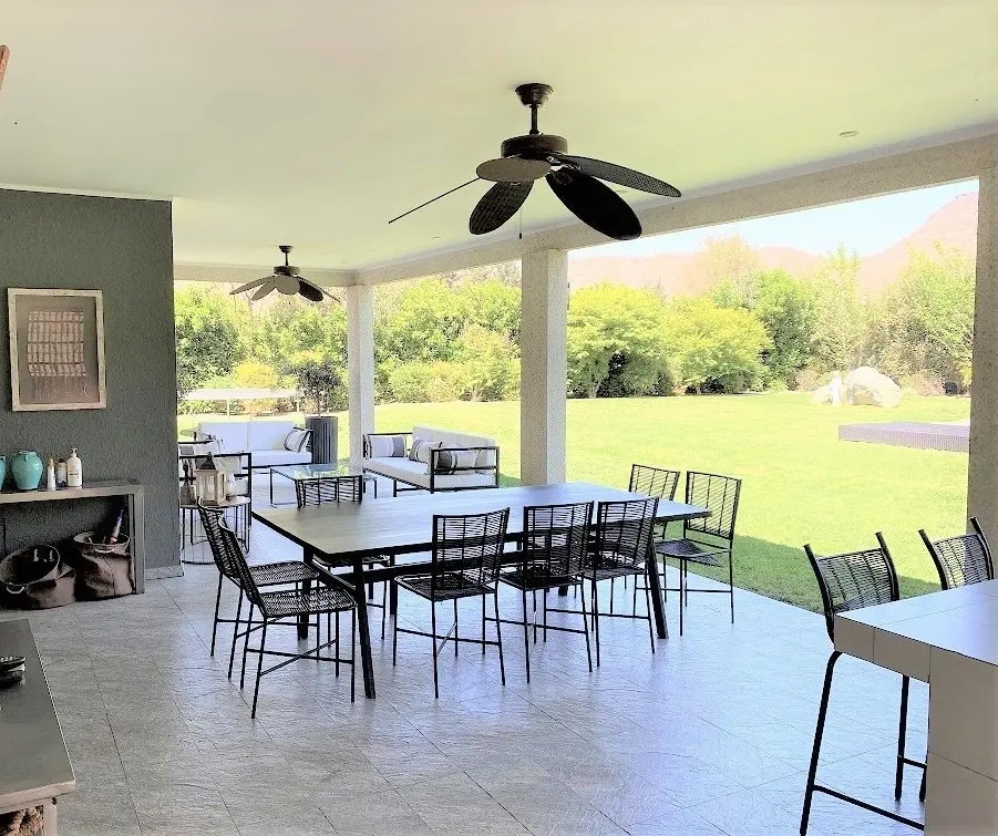 Venta Casa O 4D en suite Walk-in cl&oacute;set 4B 2E Chicureo - Colina