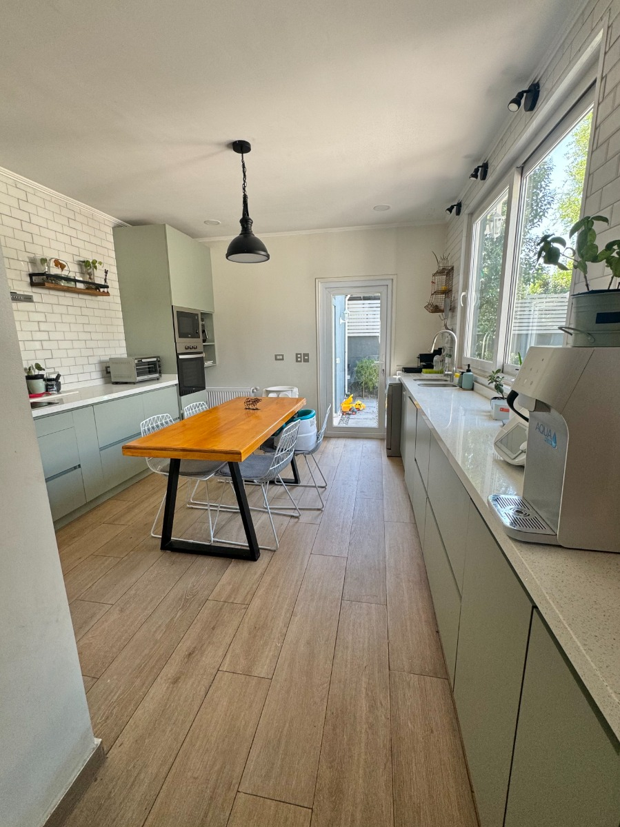 Venta Casa NO 3D 2B 2E 1B Alto Las Condes - Las Condes