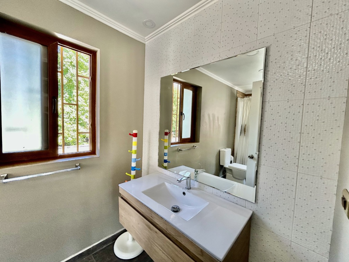 Arriendo Casa NO 4D en suite Walk-in cl&oacute;set 4B 4E 1B Mall Sport - Las Condes