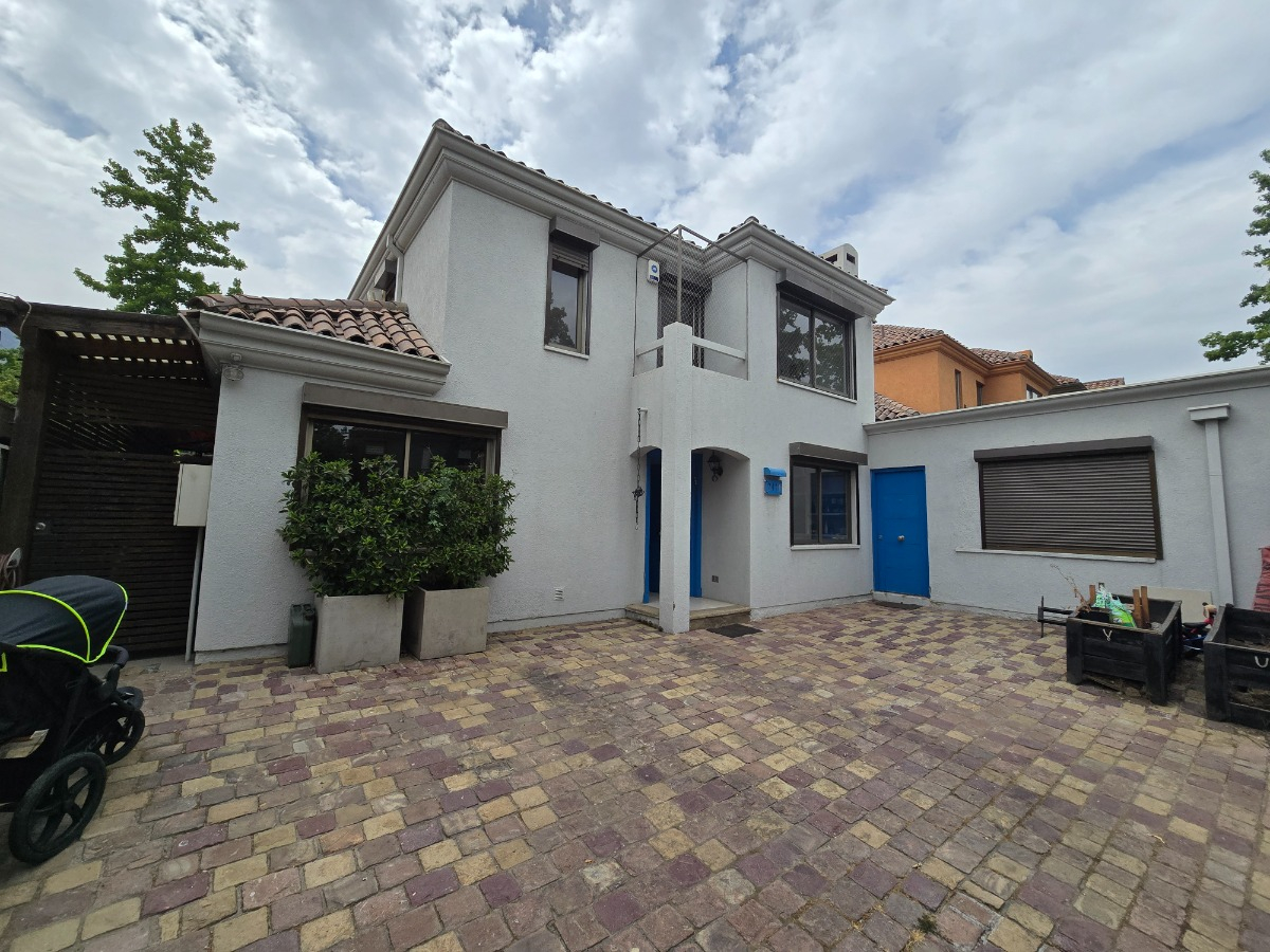 Venta Casa P 5D 4B 2E 2B San Carlos de Apoquindo - Las Condes