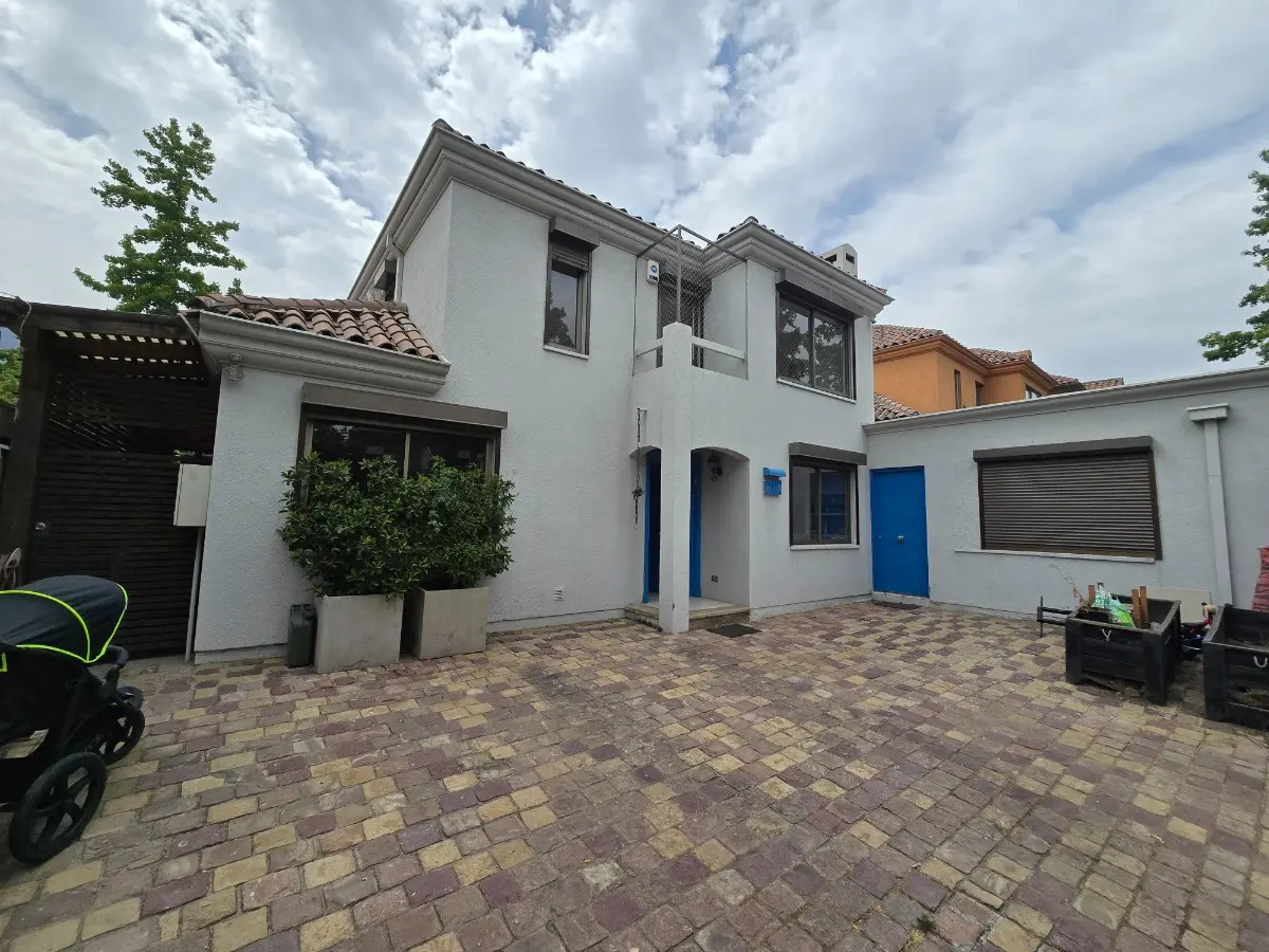 Venta Casa P 5D 4B 2E 2B San Carlos de Apoquindo - Las Condes