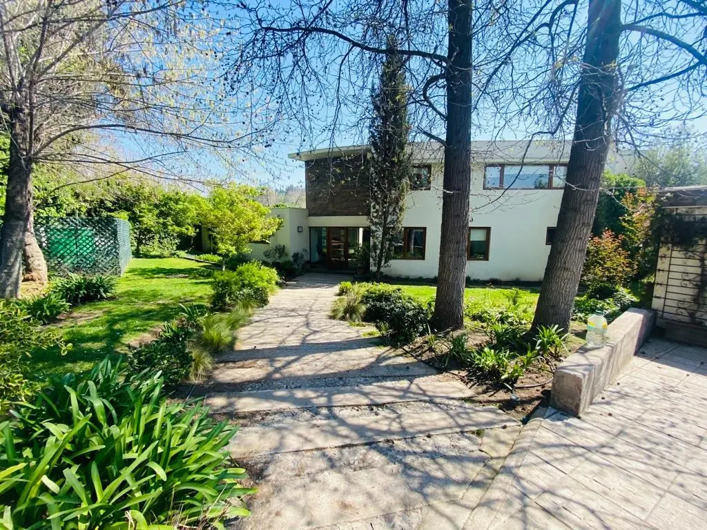 Venta Casa NO 6D 5B 4E 1B Los Dominicos - Las Condes